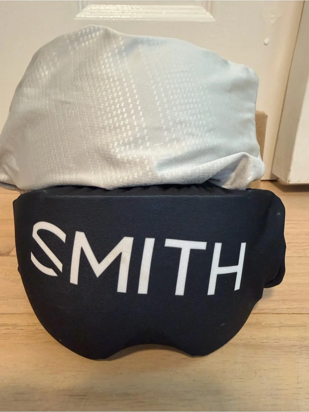 SMITH Black Frame Goggles with Green-Purple Mirrored Lens